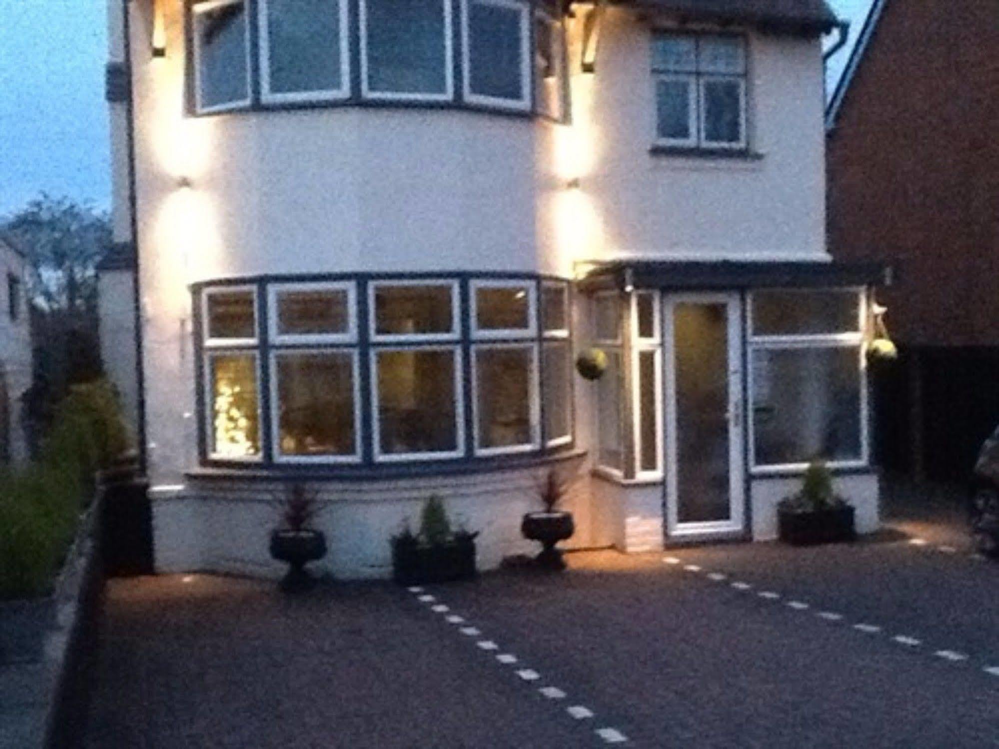 Hunters Moon Guest House Stratford-upon-Avon Exterior foto